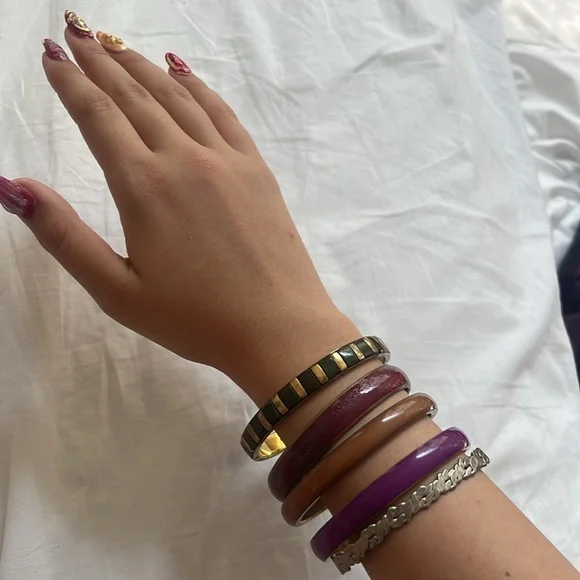 Assorted pack dangle bracelets - Picture 3 of 3